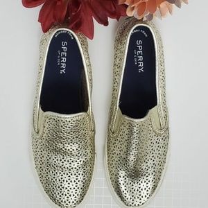 Sperry Seaside slip on